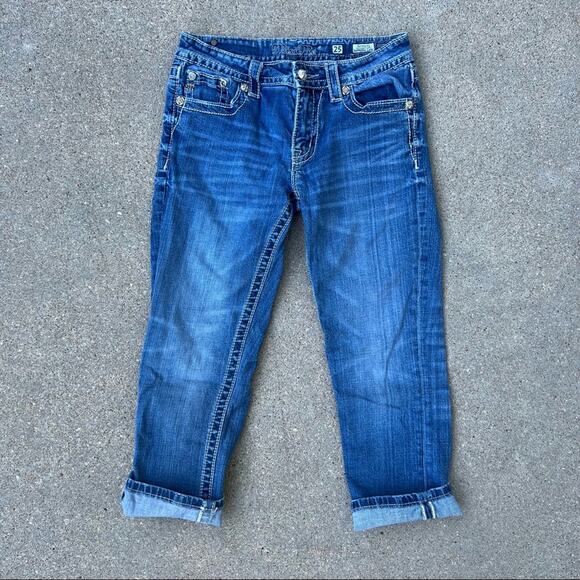 Miss Me Boyfriend Capri flap pocket embroidered jeans - Picture 2 of 6